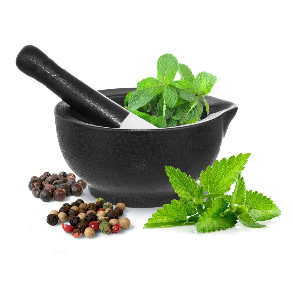 Porcelain mortar for spices, herbs and nuts - durable!