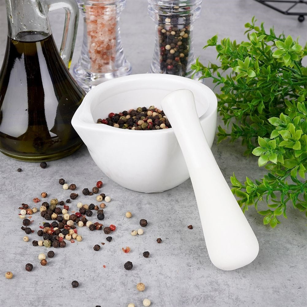 Porcelain mortar for spices, herbs and nuts - perfect for pesto.