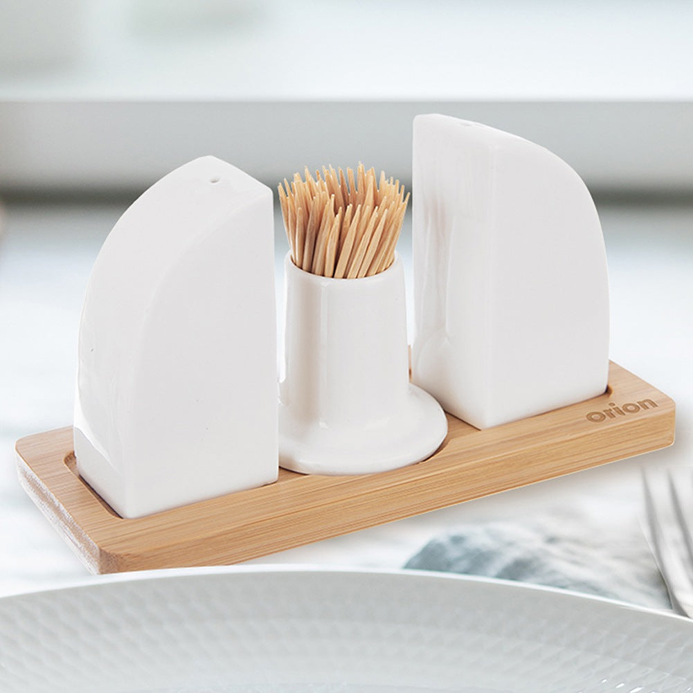 Porcelain salt and pepper shakers with stand WHITELINE 4 pcs.