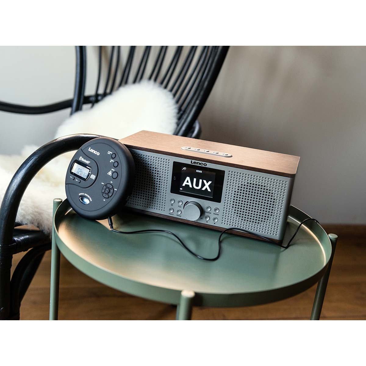 Portable Bluetooth® CD-MP3 player with antishock Black