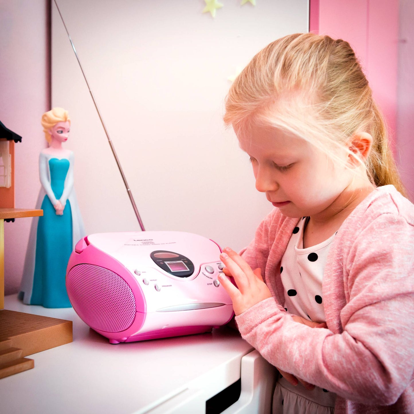 Portable FM Radio CD Player with Handle – Pink