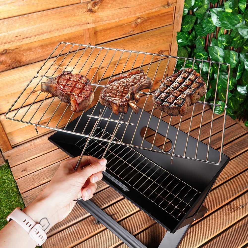Portable charcoal grill: foldable to 3.5 cm with handle