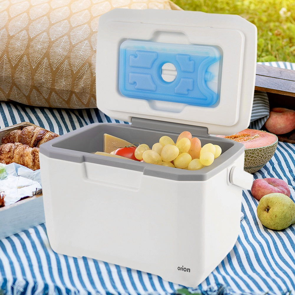 Portable fridge with 5 l cooling insert