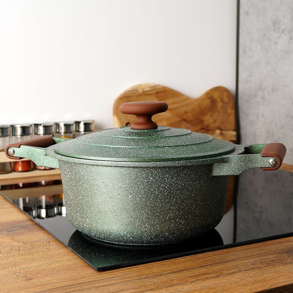 Pot with non-stick granite coating, 4.4L, for all stoves