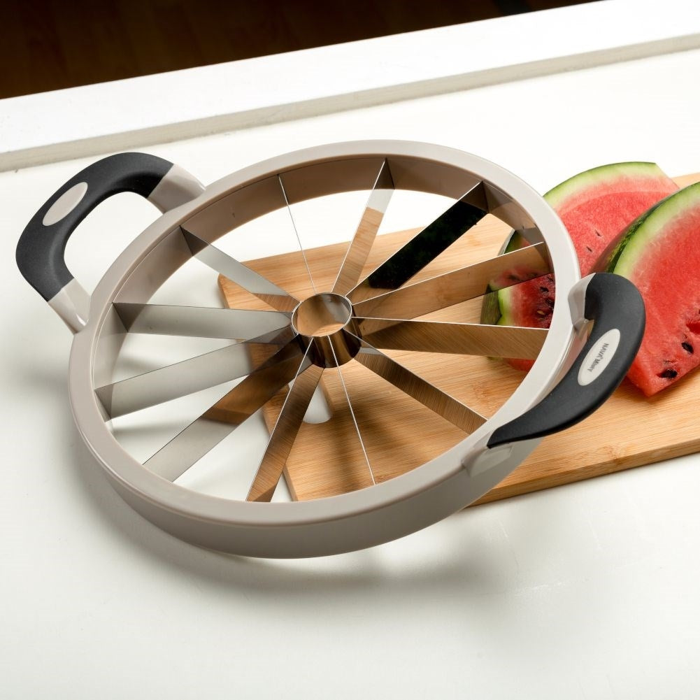 Powerful slicer for easy watermelon slicing