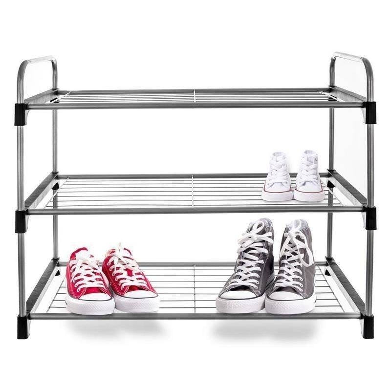 Practical 3-level shoe shelf for order in the hall
