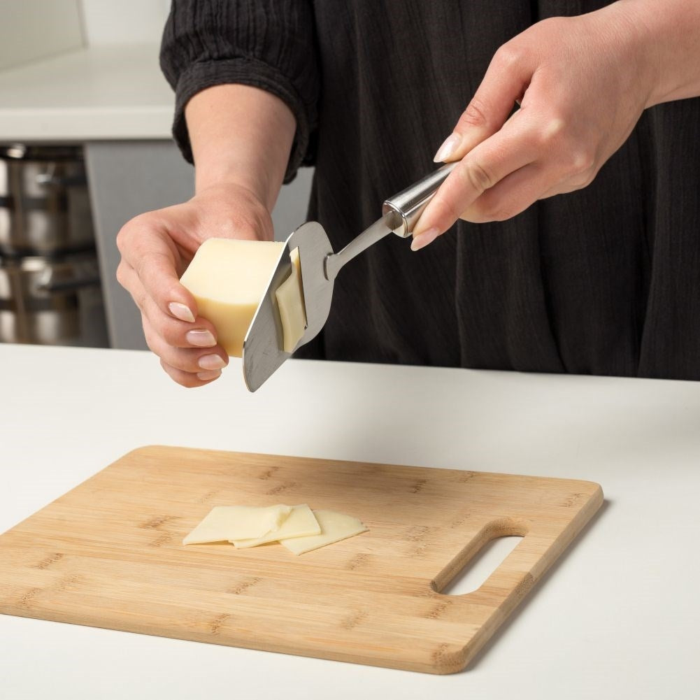 Practical and Fast Cheese Cutter