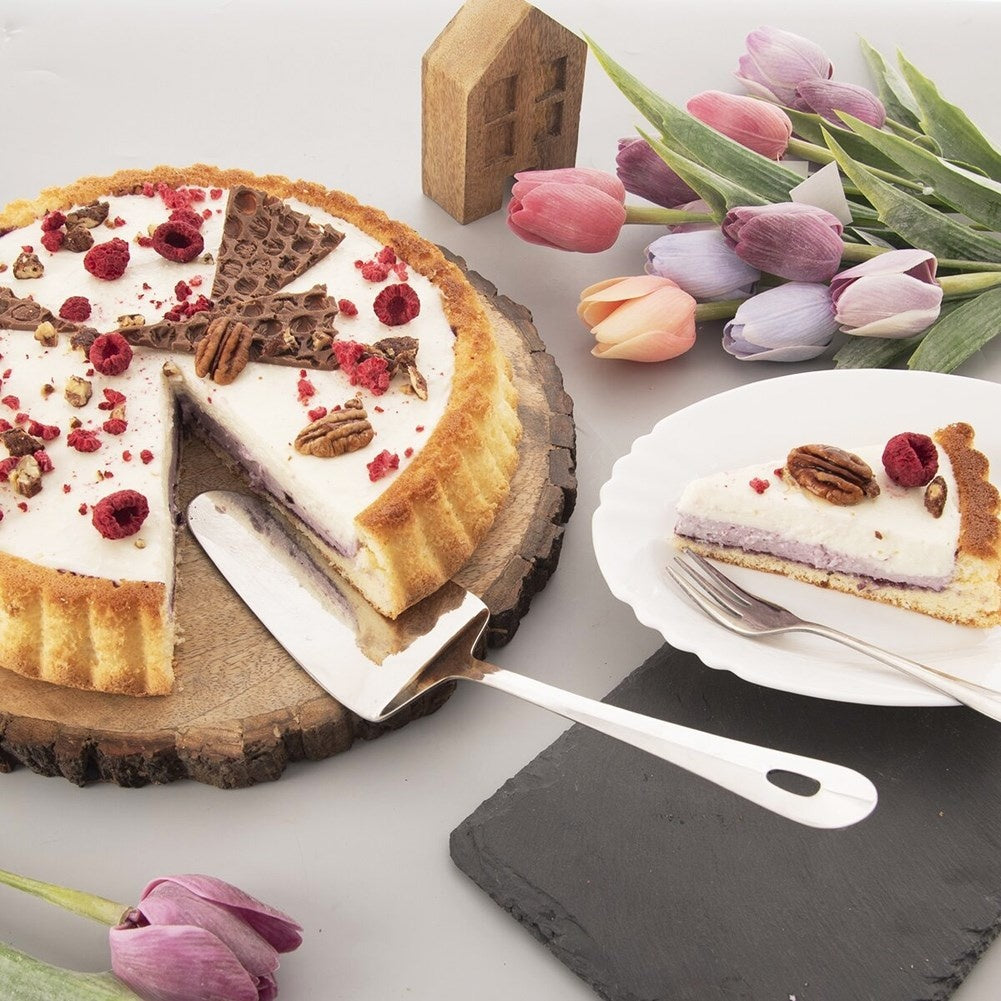 Practical and convenient cake shovel for dessertsPractical and convenient cake shovel for dessertsOur cake shovel is ideal for serving cakes, cookies and other desserts. With its sharp edges, it is also excellent for cutting and portioning.