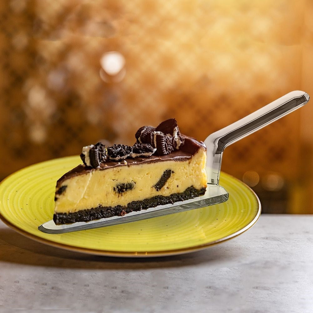 Practical and durable shovel for cakes and tarts, dishwasher safe