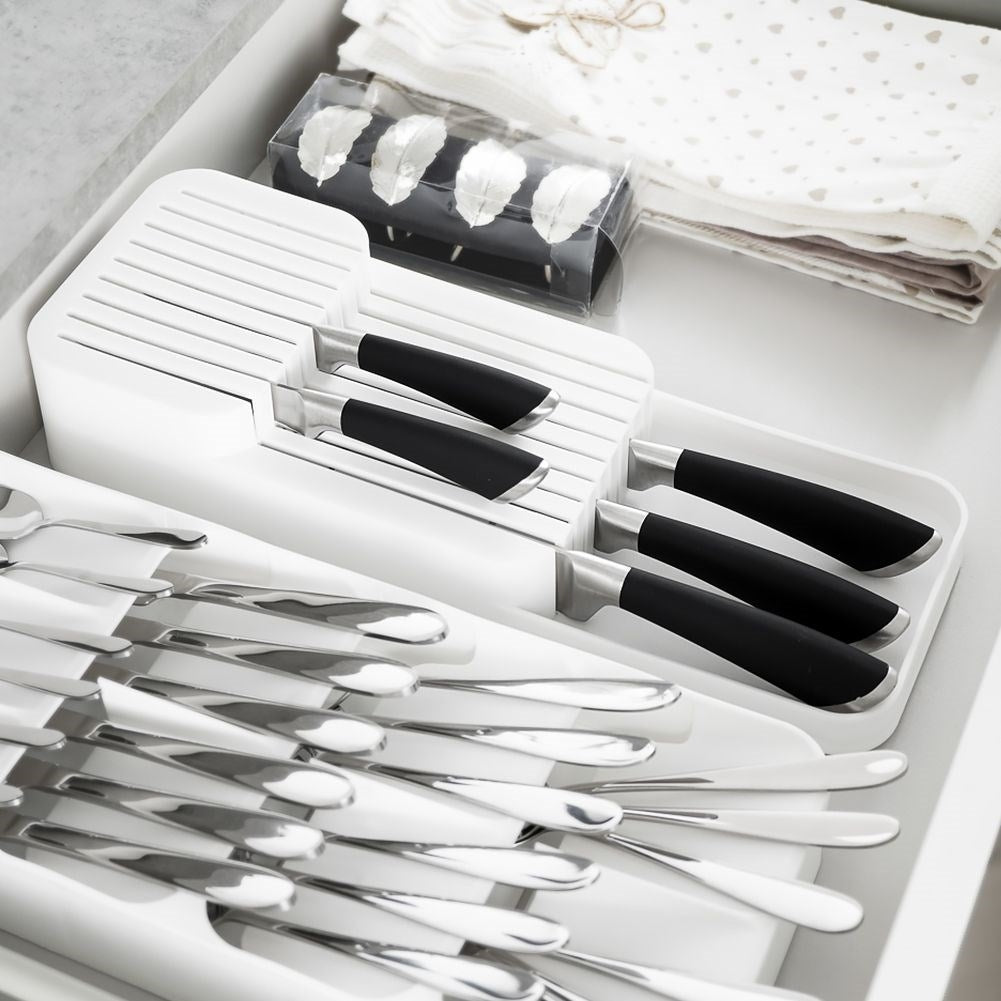 Practical and spacious knife organizer in durable material