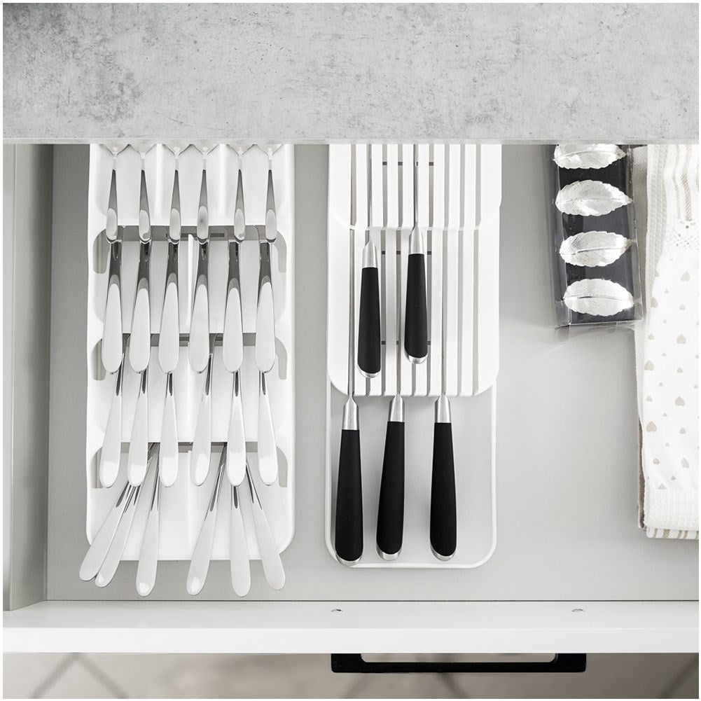 Practical and spacious knife organizer in durable material