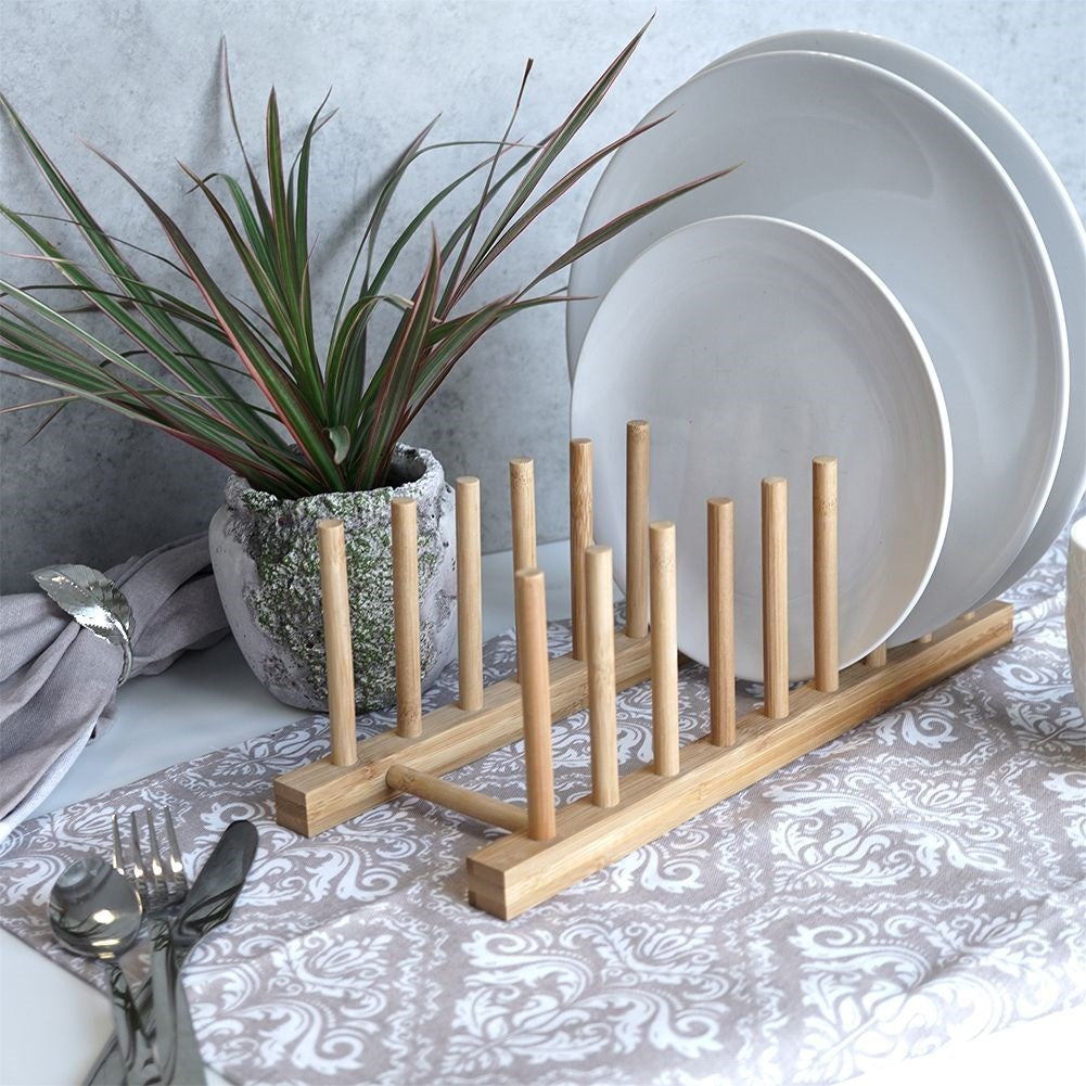Practical bamboo organizer for plates - easy and fast!