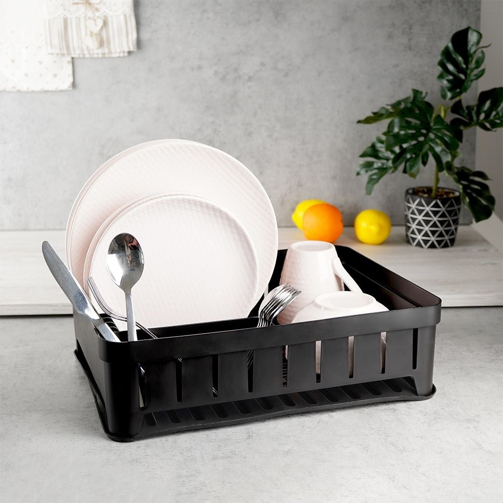 Practical black dish rack with flexible drip tray
