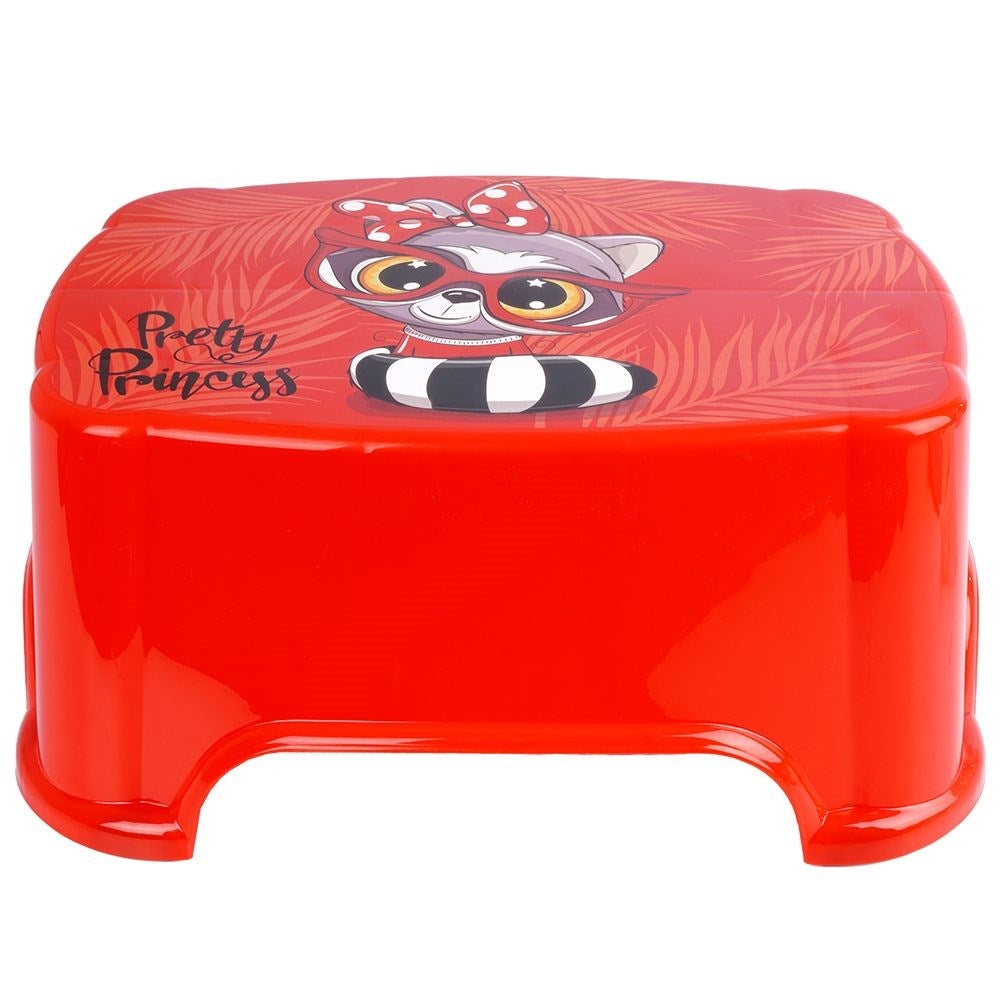 Practical children's stool in red durable plastic for bathrooms and children's rooms