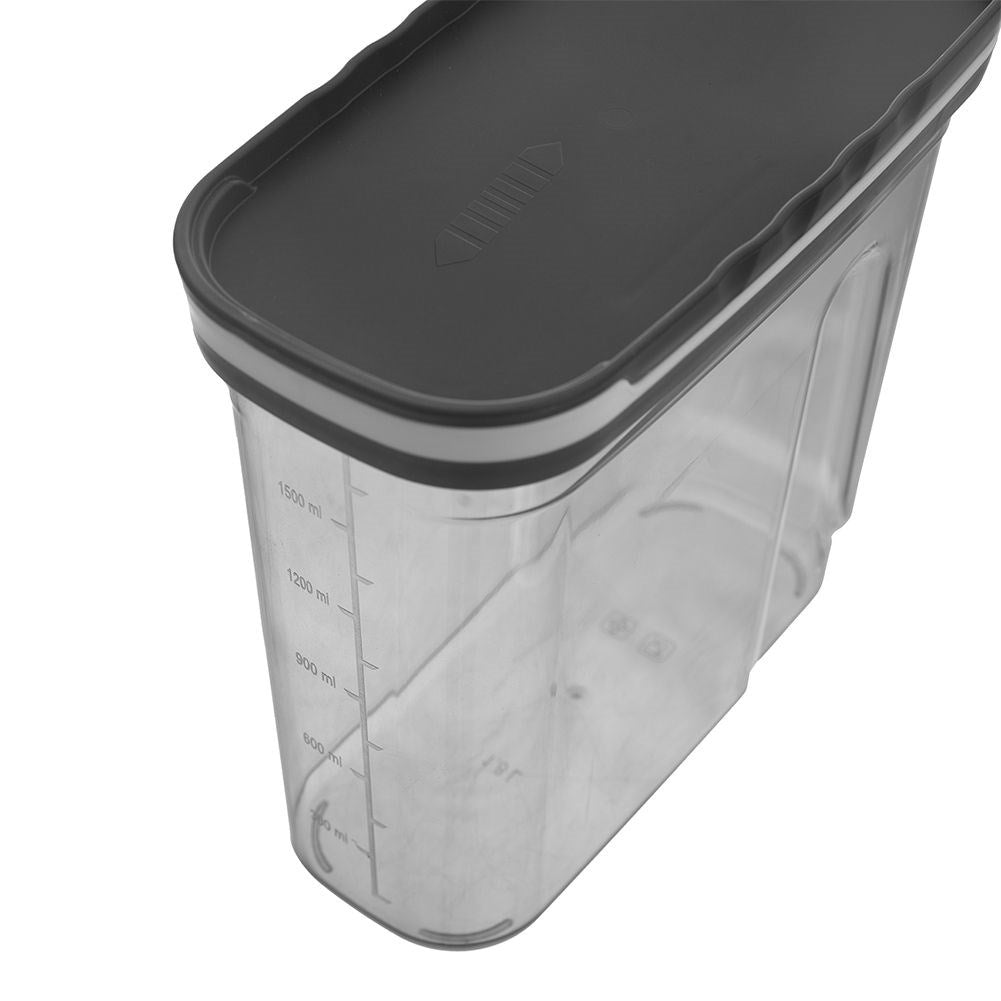 Practical container with dosing lid and measuring scoop