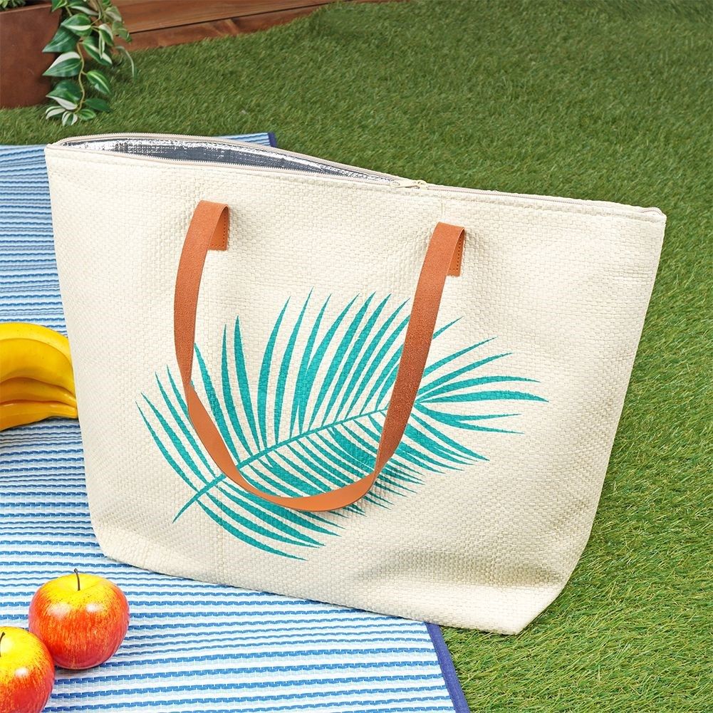 Practical cooler bag for beach, travel and picnics with zipper