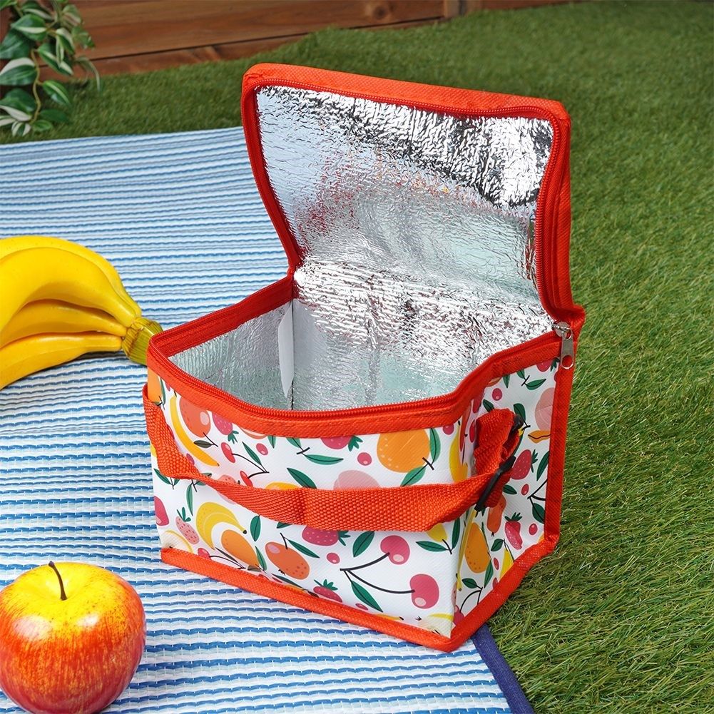 Practical cooler bag for food and drinks, hot and cold.