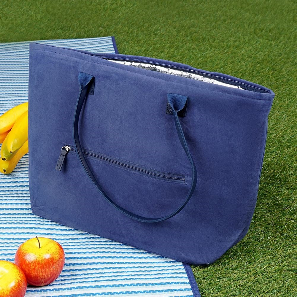 Practical cooler bag for travel, picnics and beach days