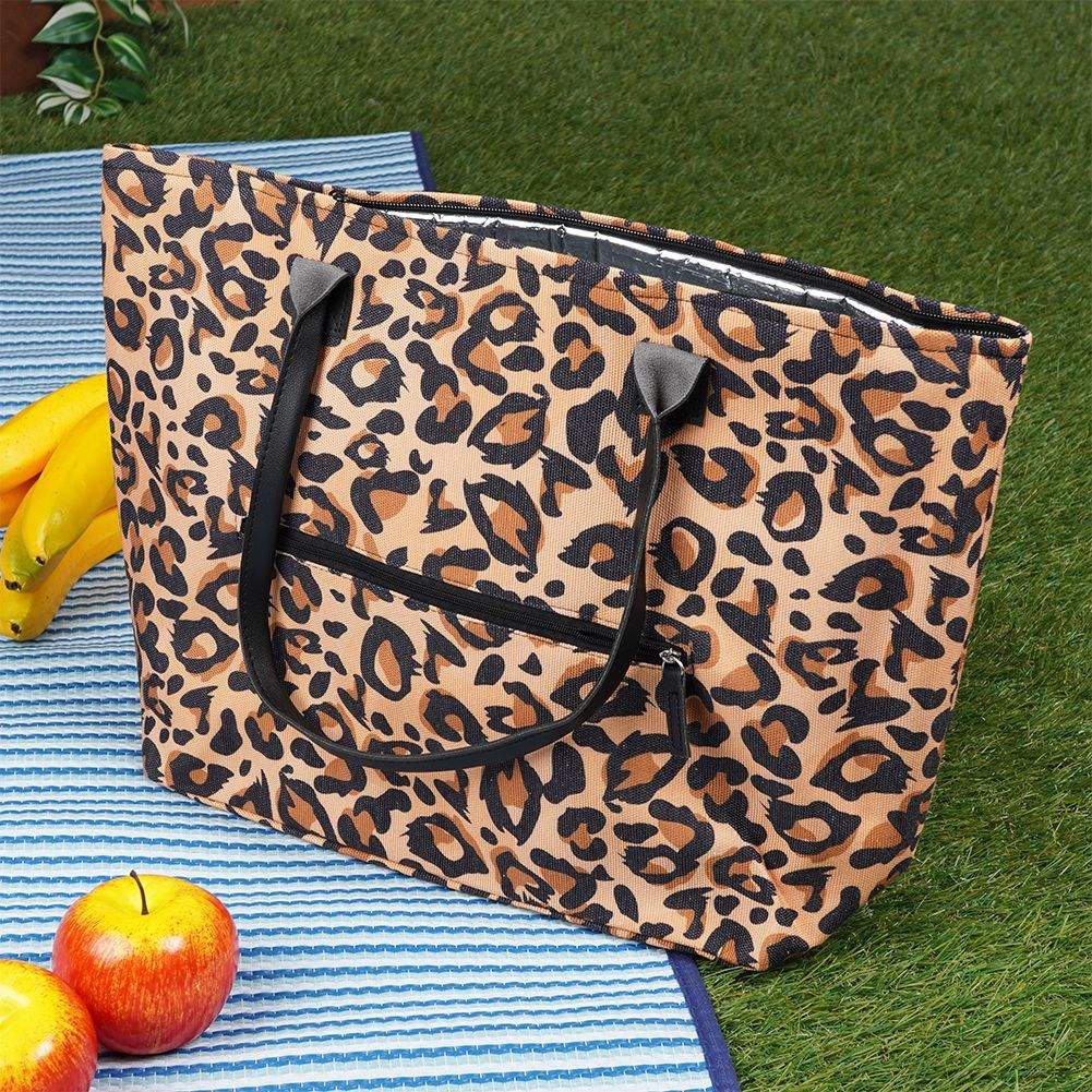 Practical cooler bag for travel, picnics and beach days