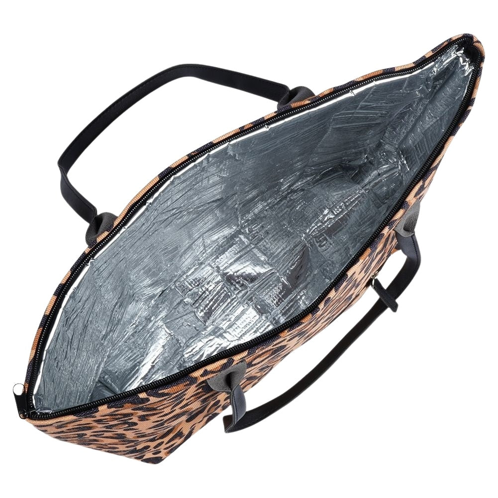 Practical cooler bag for travel, picnics and beach days