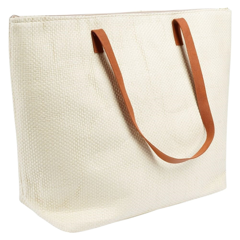 Practical cooler bag for travel, picnics and beach days