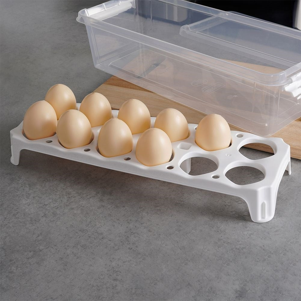 Practical egg storage for 12 eggs, light and durable