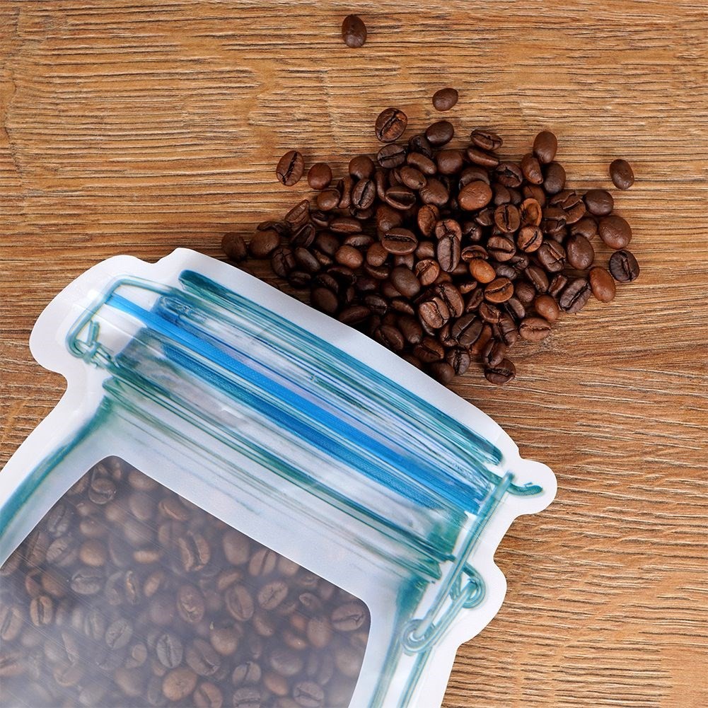 Practical jars with tight-fitting lids for the fridge & freezer