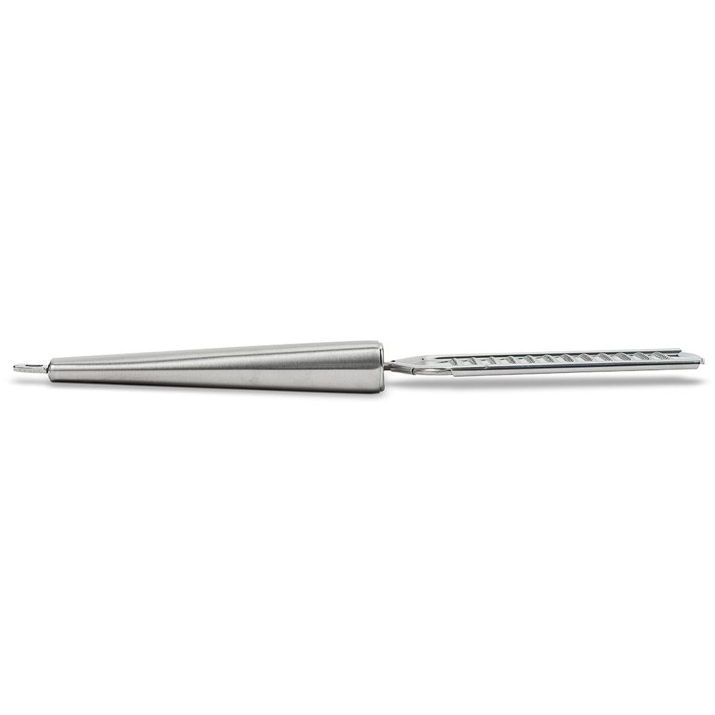 Practical kitchen grater in stainless steel with ergonomic handle