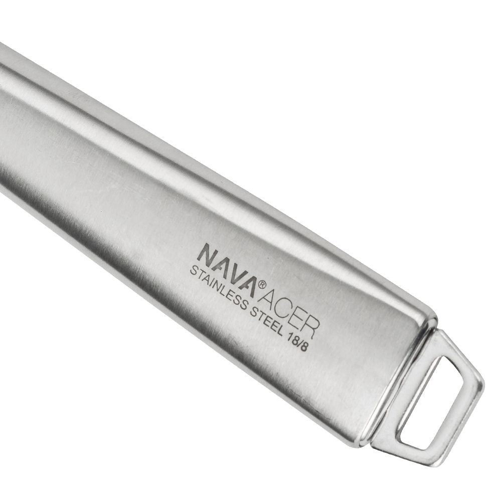 Practical kitchen grater in stainless steel with ergonomic handle