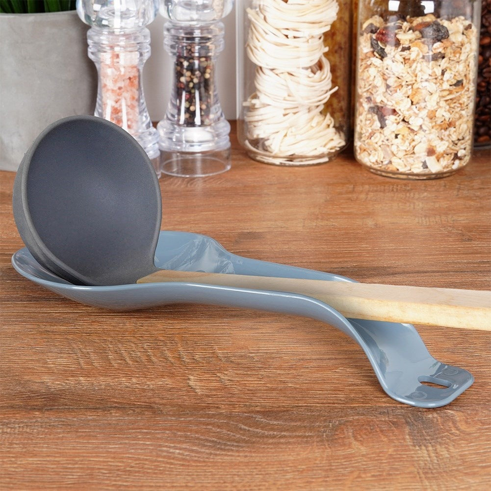 Practical kitchen utensil holder for a clean kitchen counter