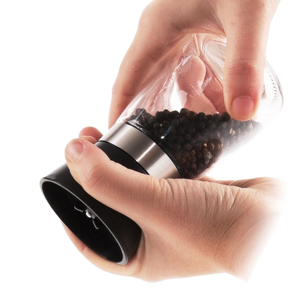 Practical manual grinder with adjustable degree of grinding
