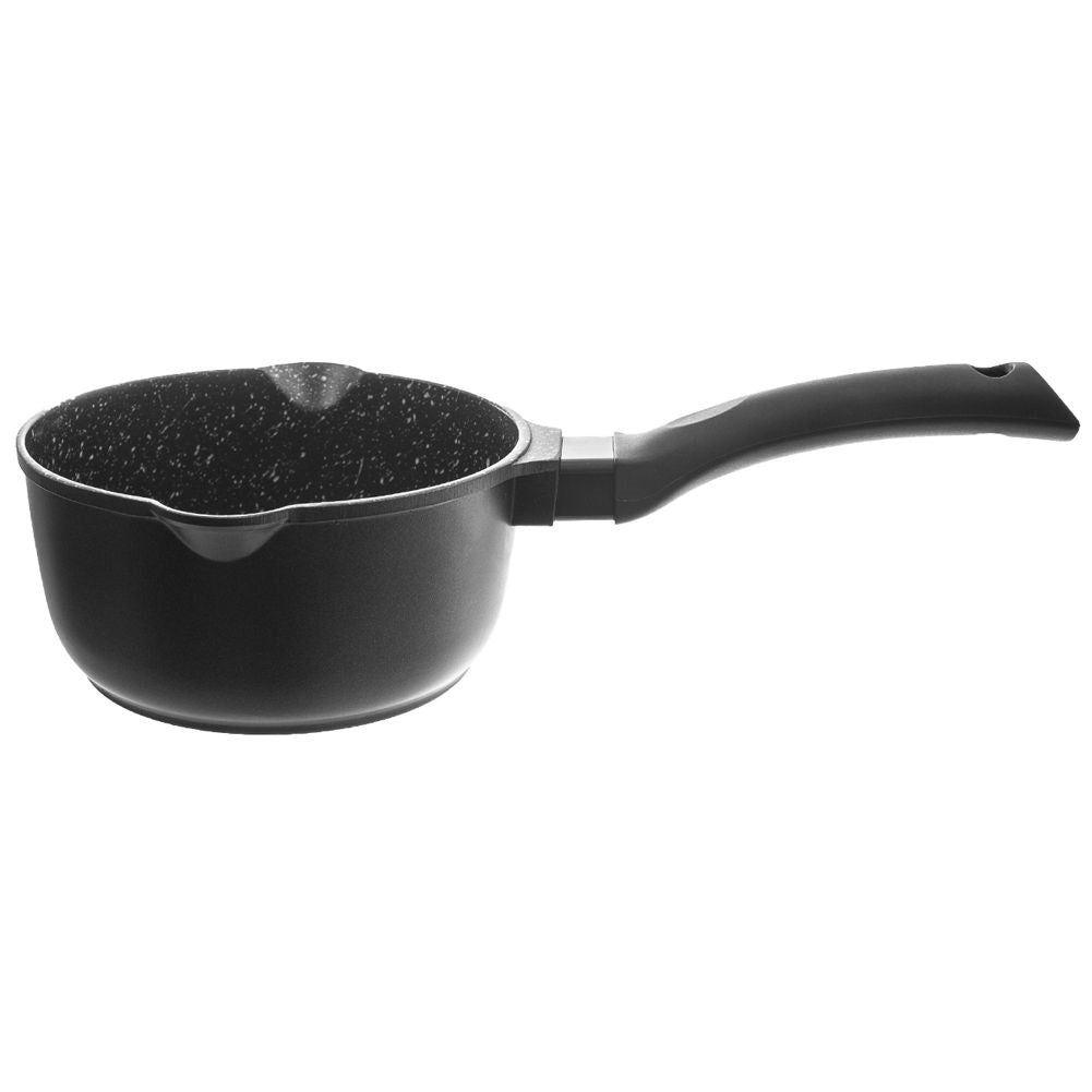 Practical pan with spout and non-stick surface for all stoves