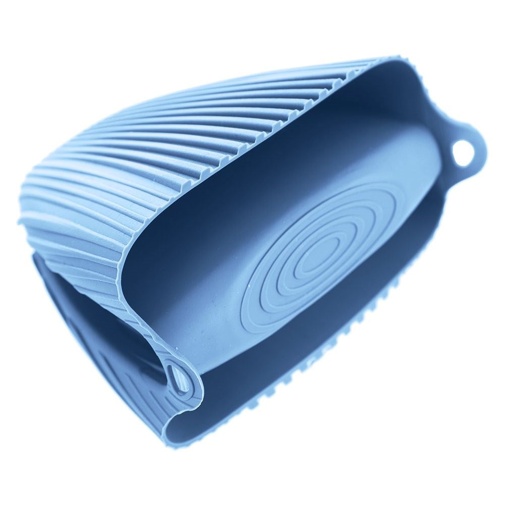 Practical set of 2 oven mitts for safe cooking
