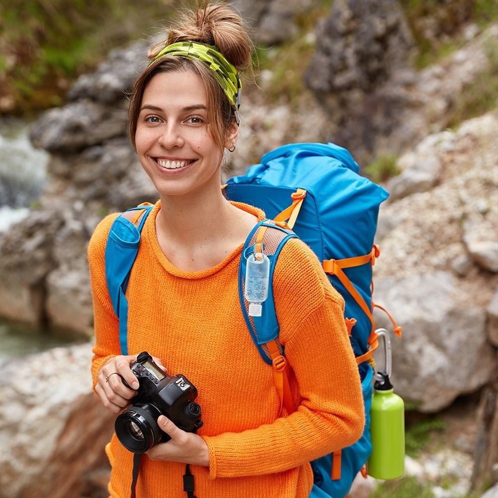 Practical set of hanging cosmetic containers for travel