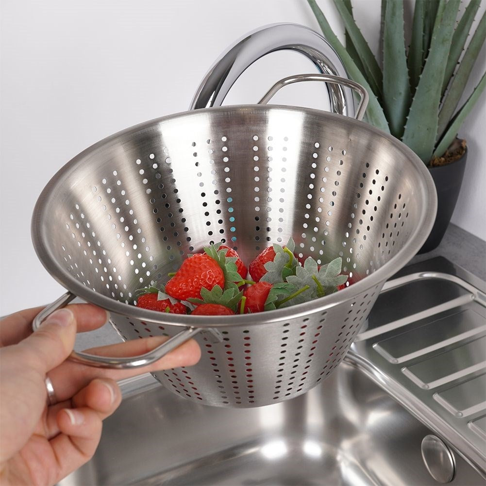 Practical stainless steel strainer with two handles, dishwasher safe