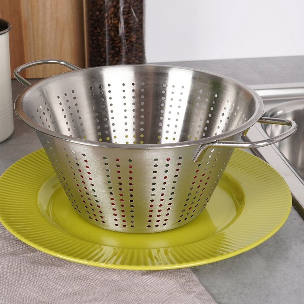 Practical stainless steel strainer with two handles, dishwasher safe