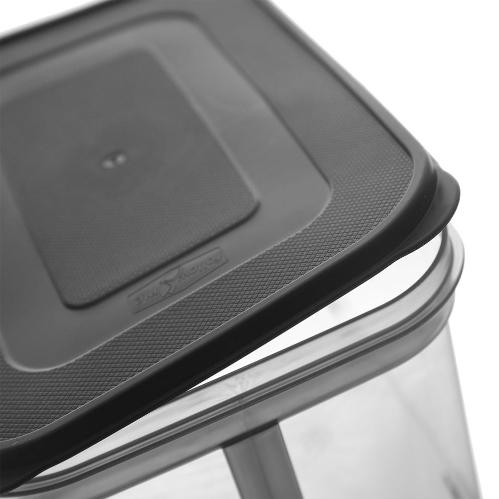 Practical storage box 1.7L with handle and tight lid