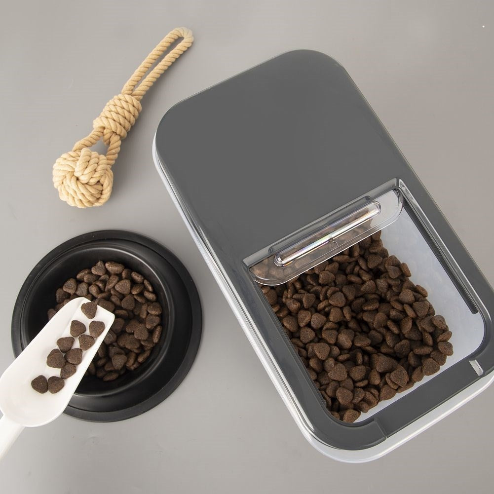Practical storage box 7.5L with sliding lid, dishwasher safe