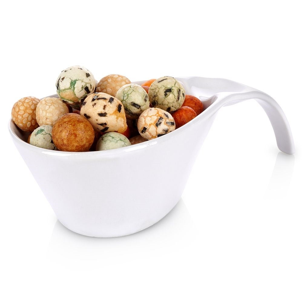 Practical white porcelain bowl 190 ml with handle, dishwasher safe