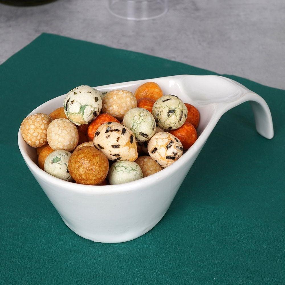 Practical white porcelain bowl 190 ml with handle, dishwasher safe