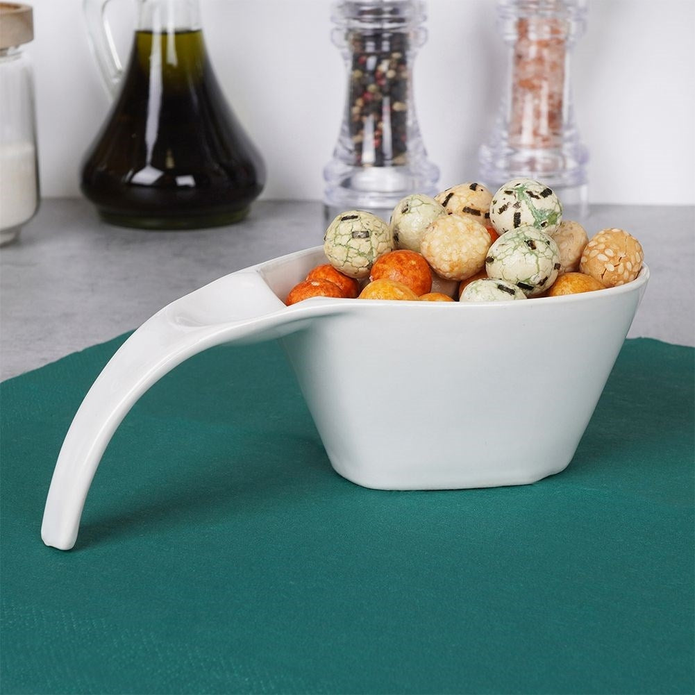 Practical white porcelain bowl 190 ml with handle, dishwasher safe