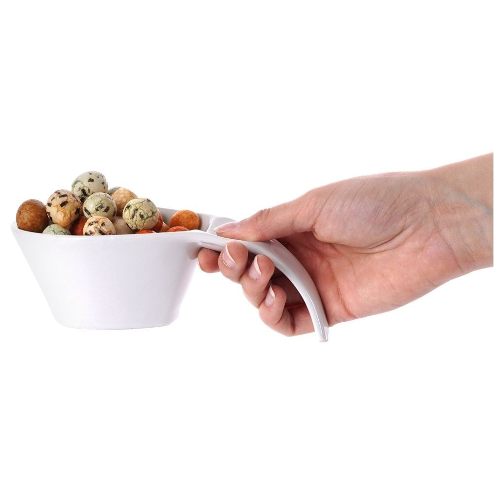 Practical white porcelain bowl 190 ml with handle, dishwasher safe
