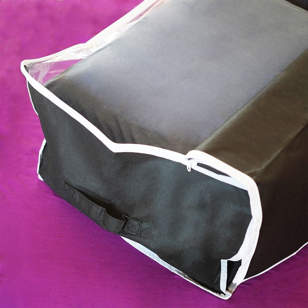 Protection for bedding: moisture-, dust- and moth-proof storage