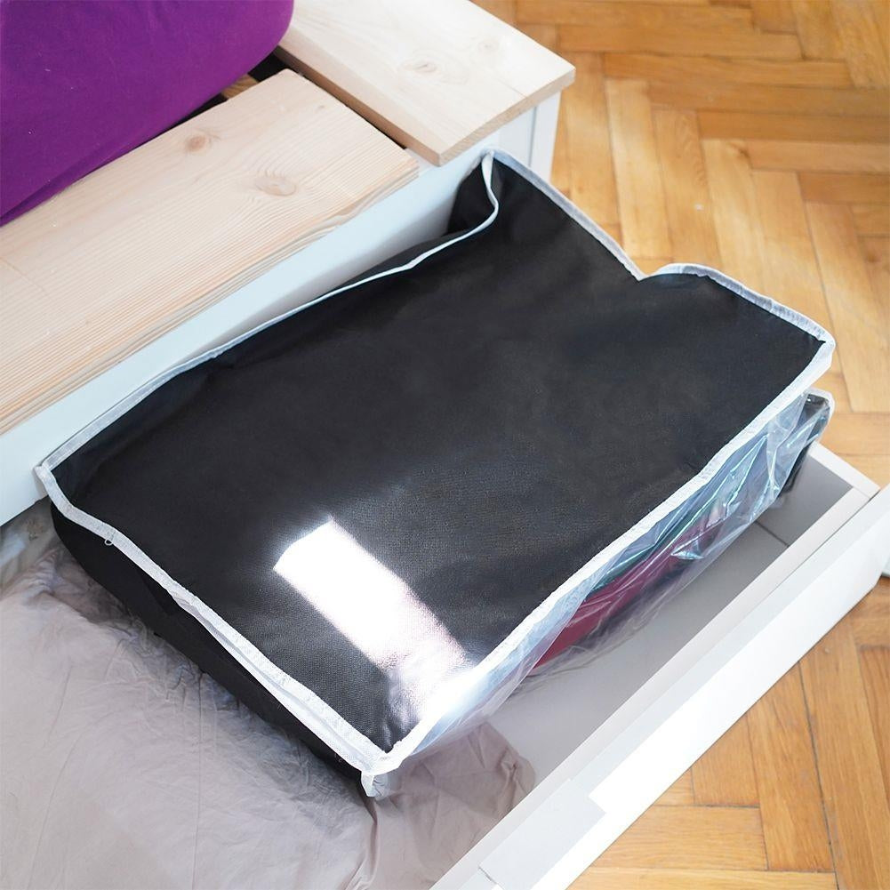 Protection for bedding: moisture-, dust- and moth-proof storage