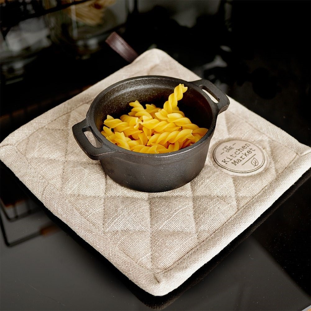 Protective cotton kitchen glove with leather loop for hanging