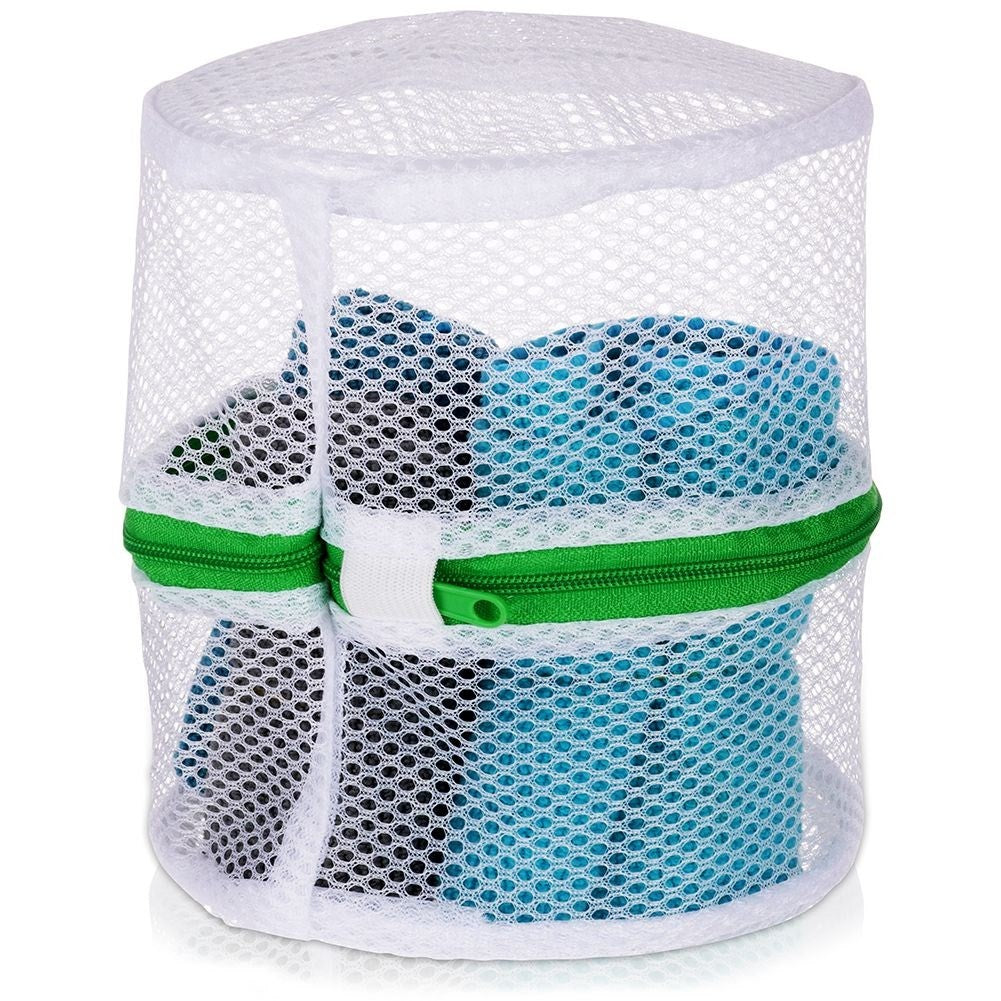 Protective net for delicate clothes with plastic zipper