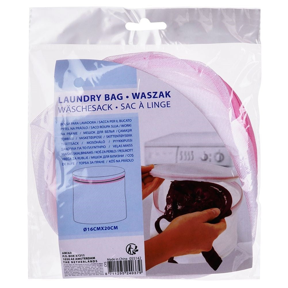 Protective net for delicate fabrics with plastic zipper