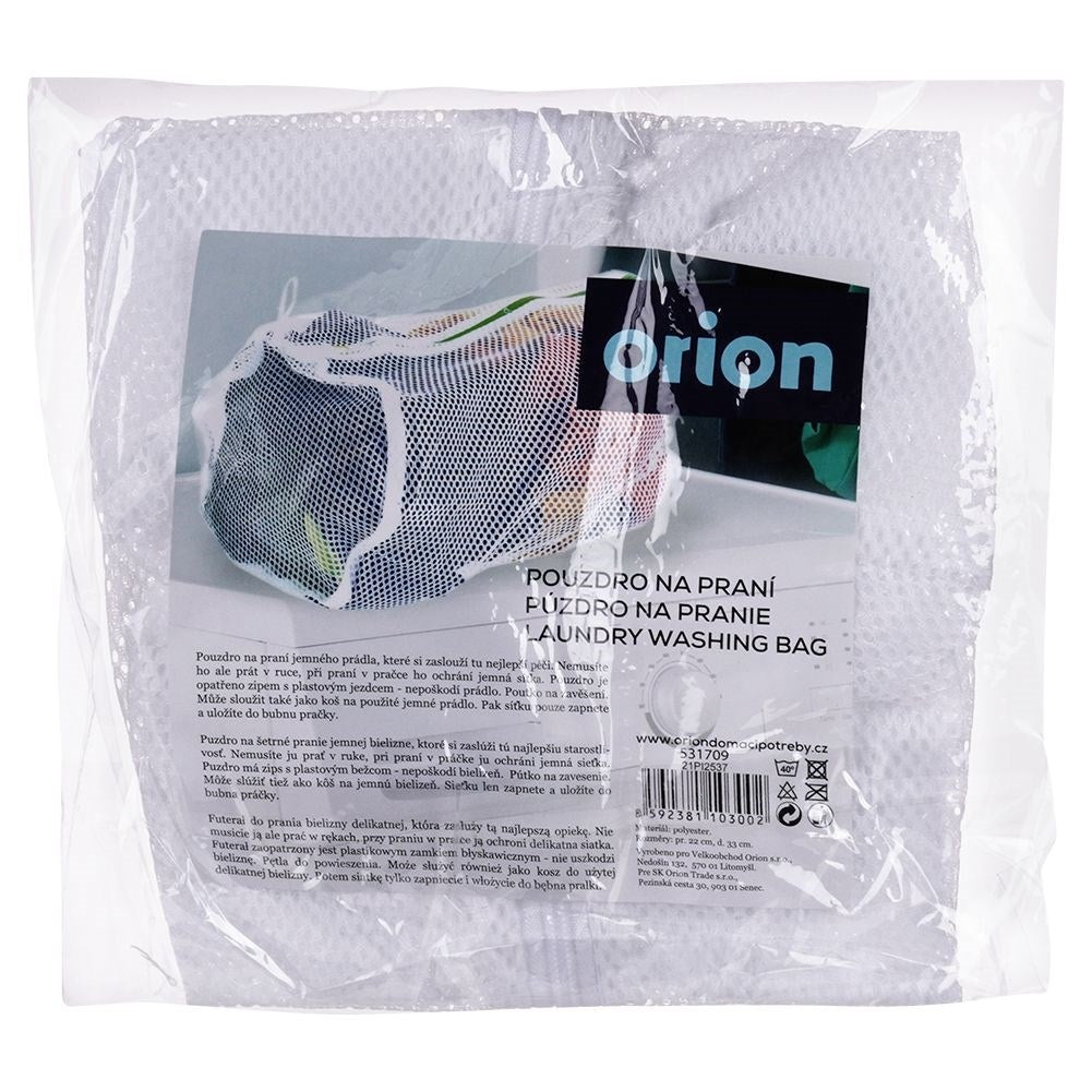 Protective net with zipper for delicate clothes in the wash