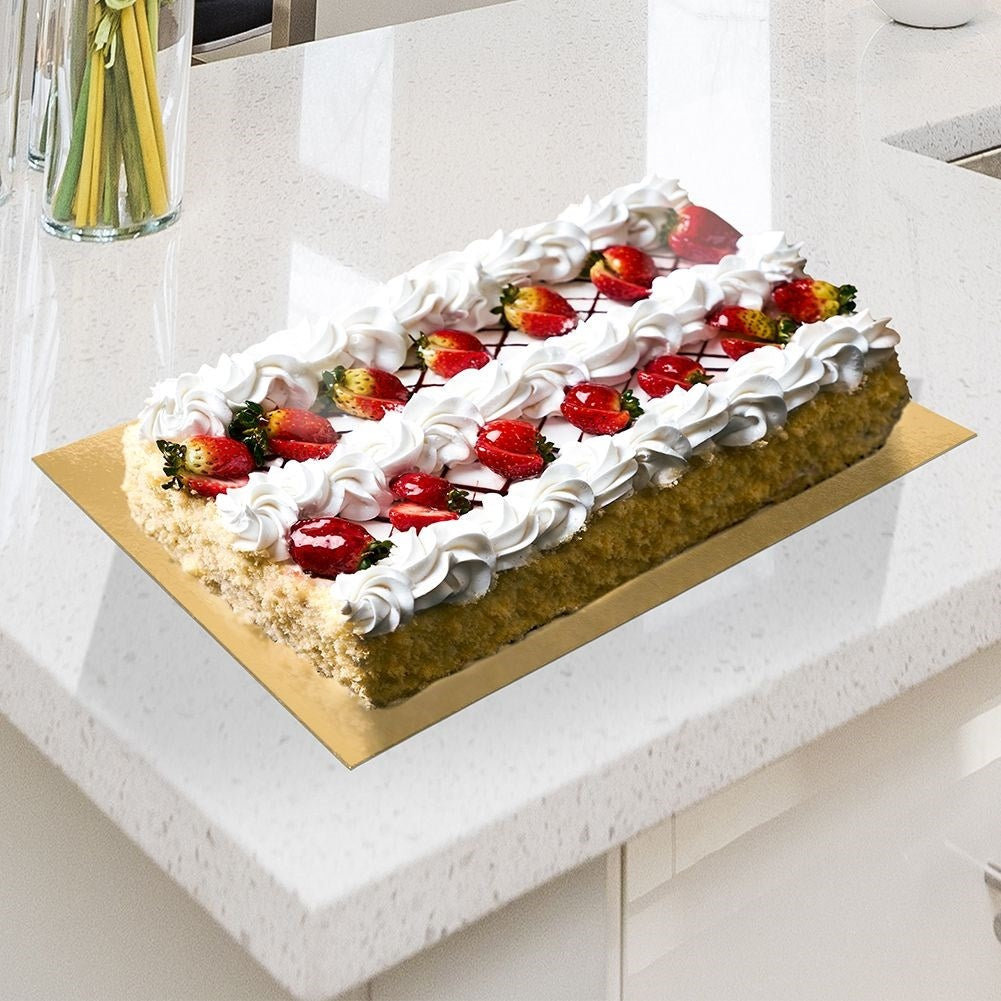 Rectangular cake tray 40x30 cm, gold foil coated cardboard
