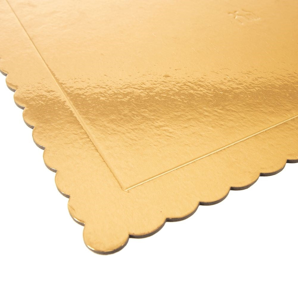 Rectangular cake tray 40x30 cm in shiny gold cardboard